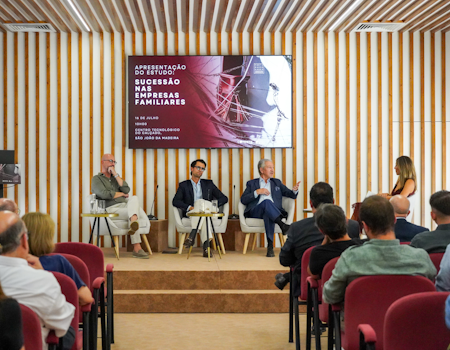 APICCAPS apresenta Guia da Sucessão para Empresas Familiares da Indústria do Calçado   